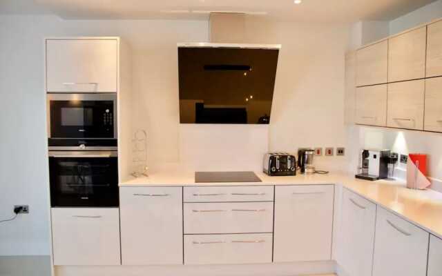 Luxurious Central Edinburgh Apartment - Sleeps 6