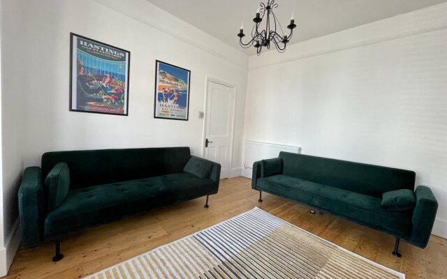 Hastings Stunning Town Centre 2 bed House