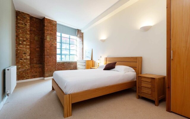 Tower Bridge Hideaway