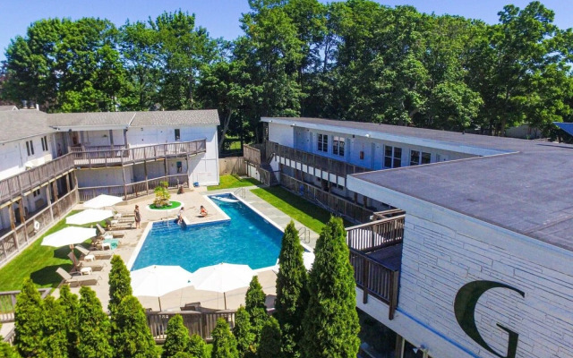 Greenporter Hotel