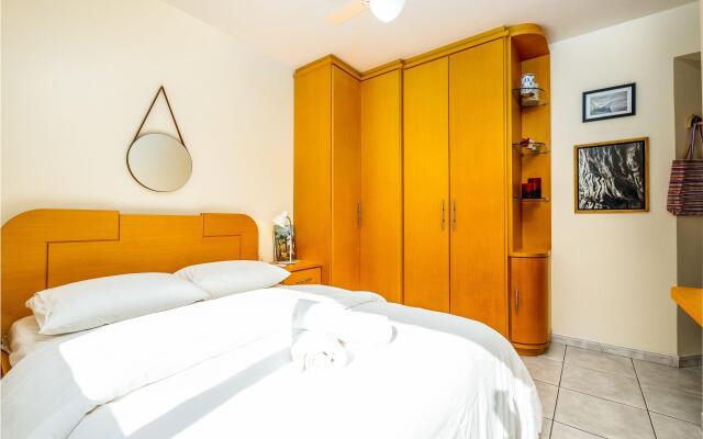 Apto c/churrasq a 10min da praia de Jurerê RFL203