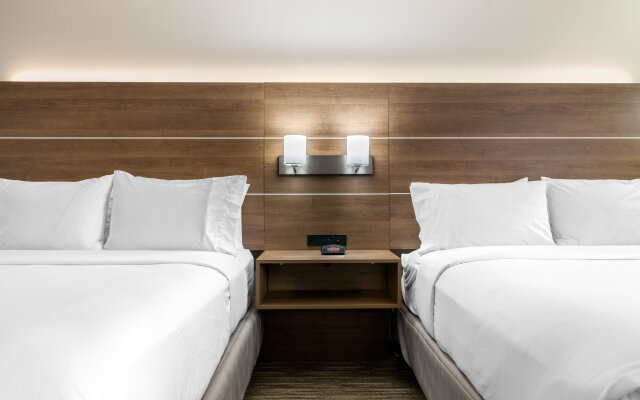 Holiday Inn Express Hotel & Suites Harrison by IHG
