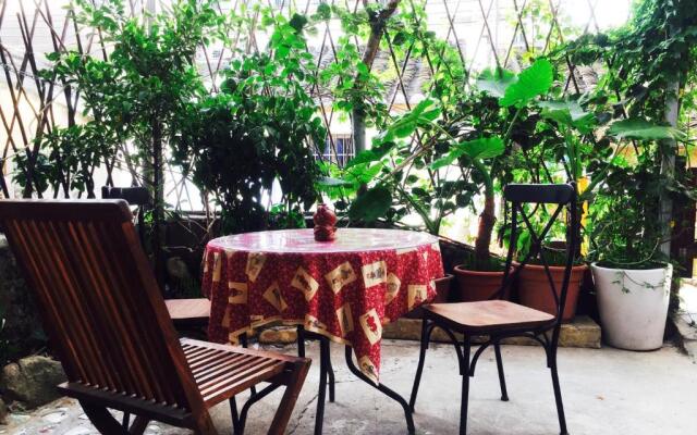 April Sewing Country House