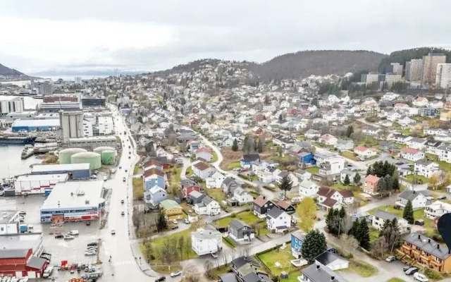 Arctic Apartment Modern 3-bed House in Tromso