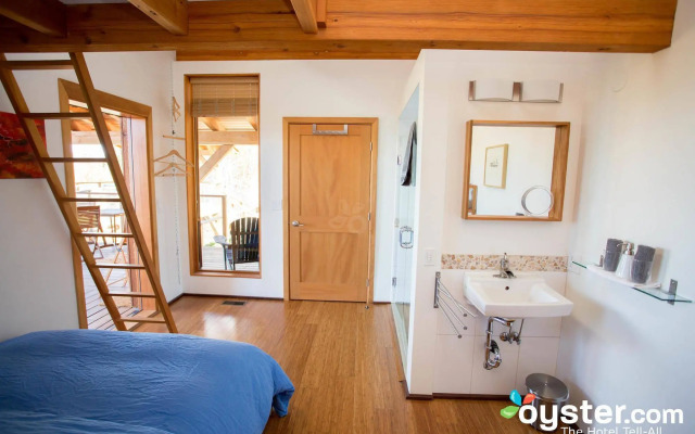 Myra Canyon Lodge + Ranch