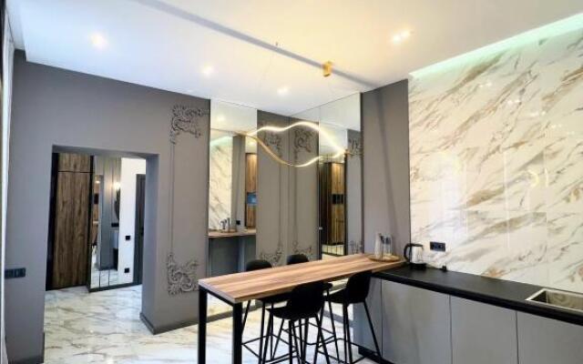 Royal apartment on Gorodotska 33 street