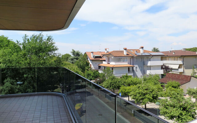 Monica Residence