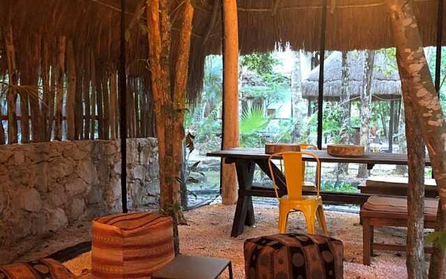 La Casa de María 11:11