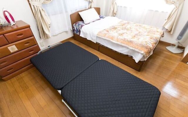 Centrally Located Deluxe Furnished.1