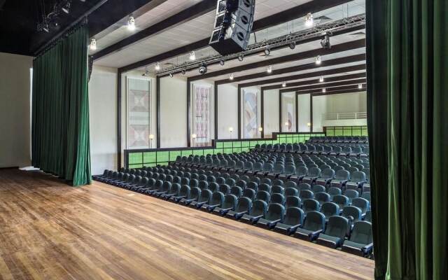 Ocean Riviera Paradise -Daisy Family Club