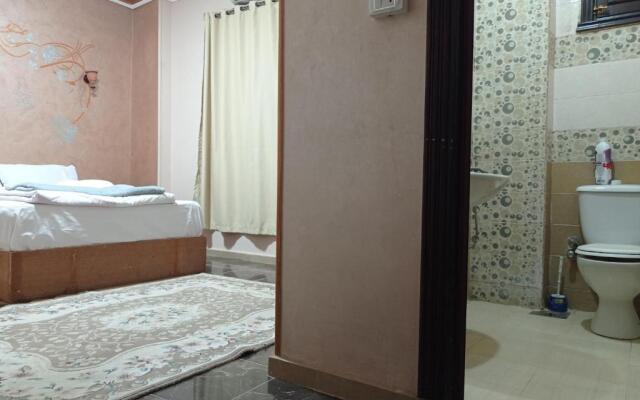Royal pyramids Inn