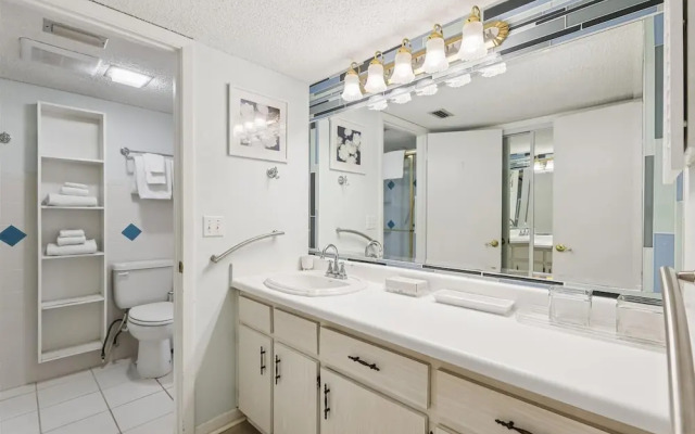 Oceanfront 3BR Condo: Gated, Breathtaking View