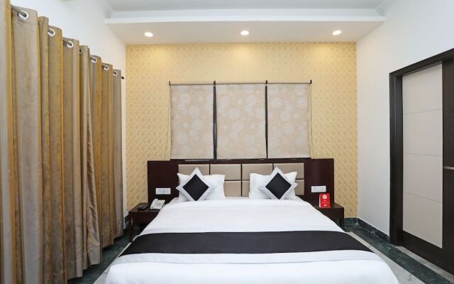 OYO 11044 Hotel Tulip Suites