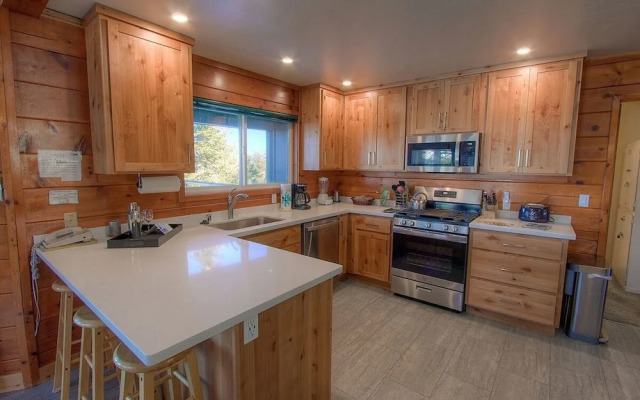 Hch1475 - Heavenly Lake View Retreat 5 Bedroom Home