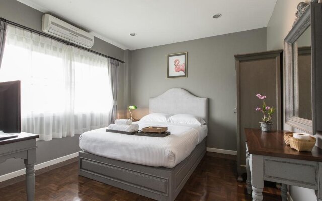 Moon 11 Boutique Home