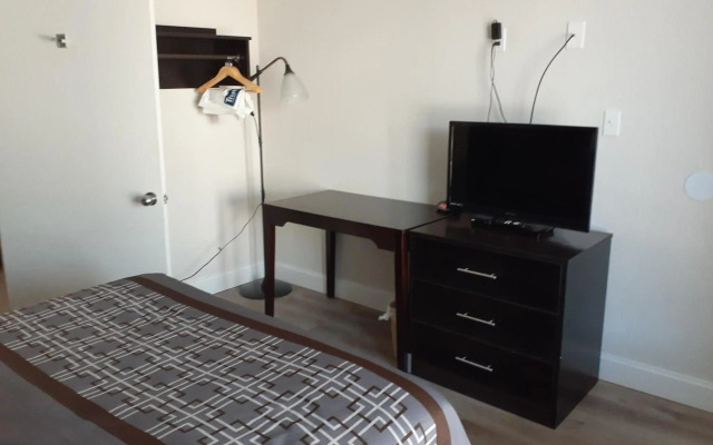 Travelodge by Wyndham Virginia Beach Bay Beach