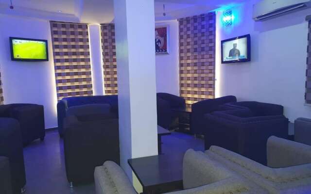 4th Apartment and Suites