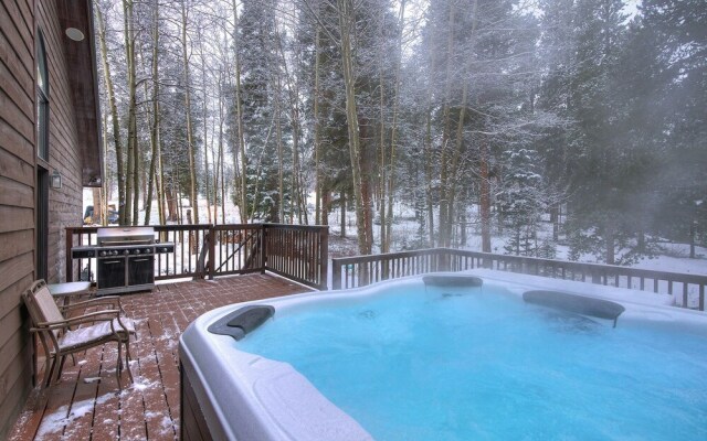 Aspen Heights Lodge 4 Bedroom Home by RedAwning