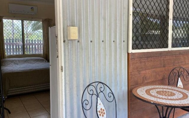 Cooktown Motel and Pams Place Hostel
