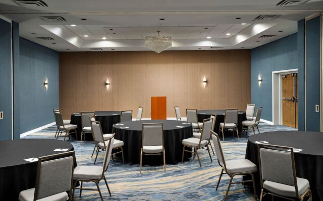 Sheraton Grand Rapids Airport Hotel