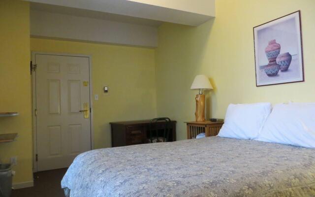 Crested Butte Lodge and Hostel