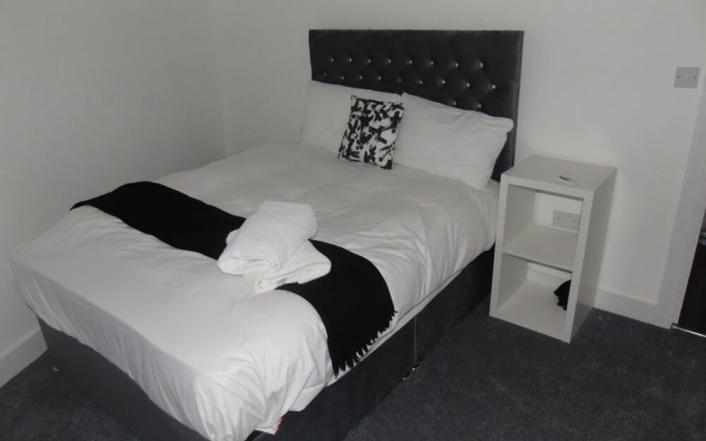 Captivating 1-bedroom Apartment in Bolton