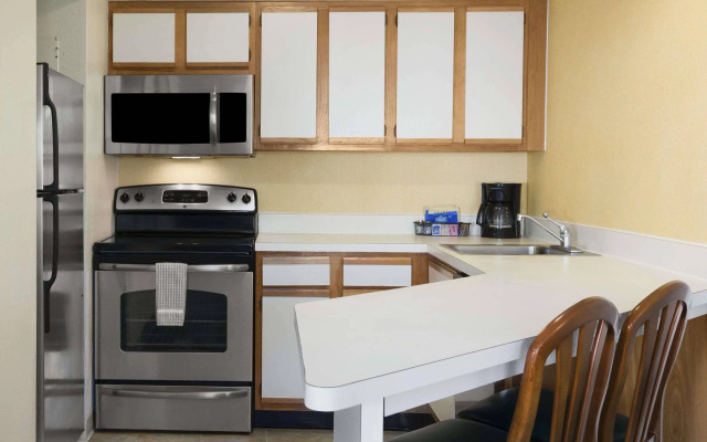 Philadelphia Suites-Extended Stay