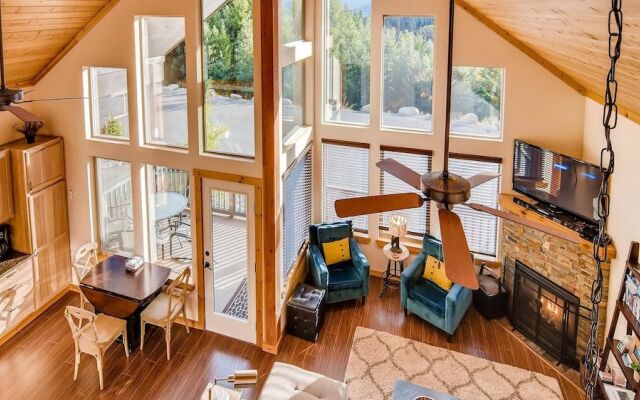 Roslyn Ridge Retreat