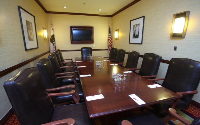 Marriott Riverside at the Convention Center