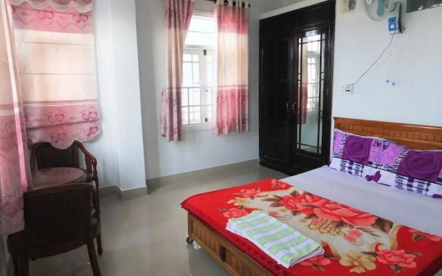 Eena Hotel
