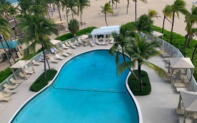 Lago Mar Beach Resort & Club
