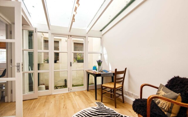 The Spacious Prince of Wales Apartment - CVO