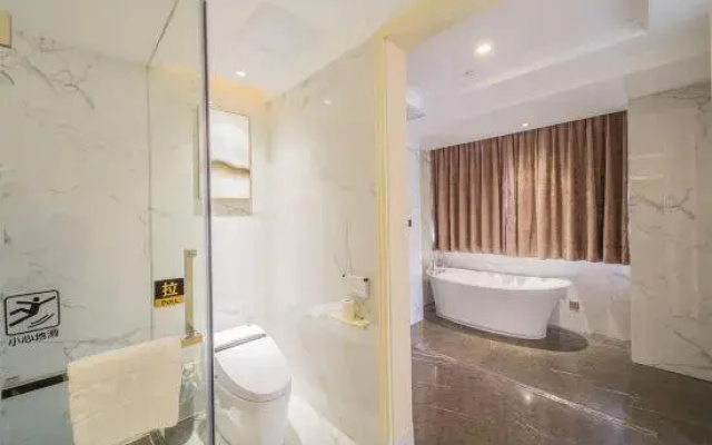 Century Hua Yue Hotel