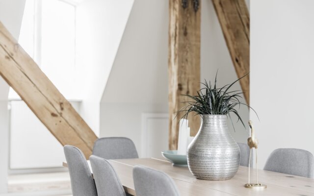 Majestic 300m2 Apartment