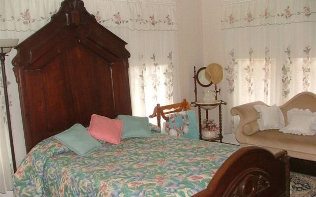 Thee Hubbell House
