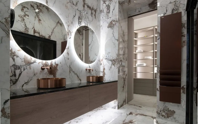 Luxury Penthouse In Downtown