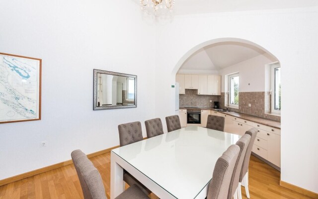 Beautiful Home in Primosten With Wifi and 6 Bedrooms