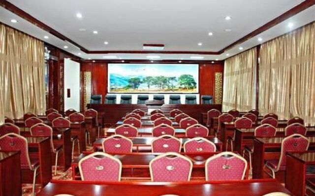 Lijiang Jiuzhou Hotel