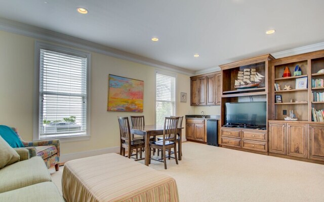 Higher Porpoise by Peace Vacations