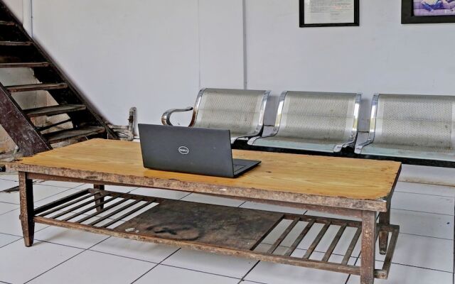 OYO Life 92901 Kost Bu Nur