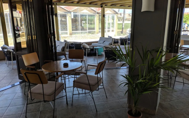 Tondoris Apartments