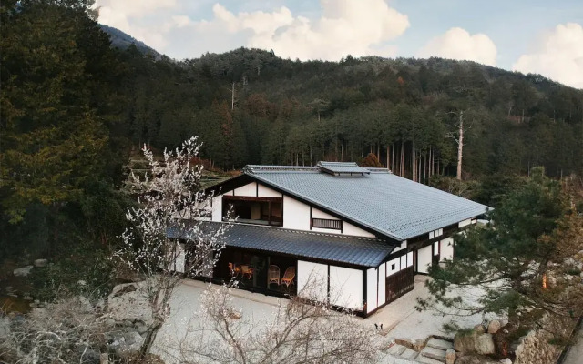 The Expedition Hotel Zenagi