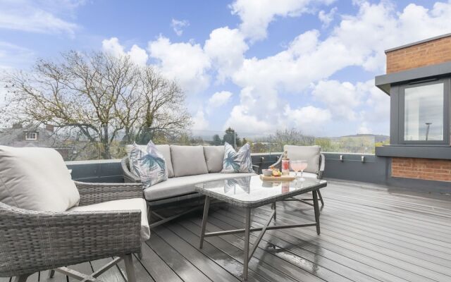 Elliot Oliver - Stunning 3 Bedroom Penthouse With Large Terrace And Parking