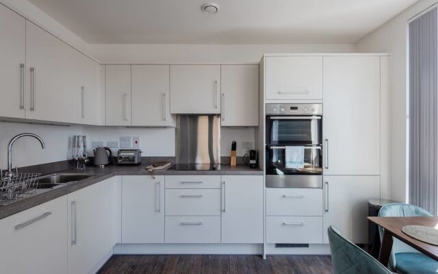 Gorgeous New 1 Bed With Private Balcony, Brixton