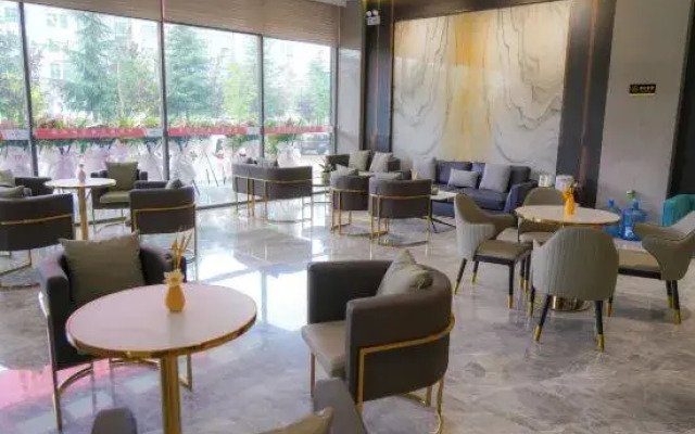 Yongsheng Century Star Hotel