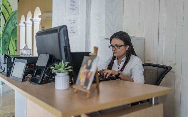 El Castillo Del Marquez