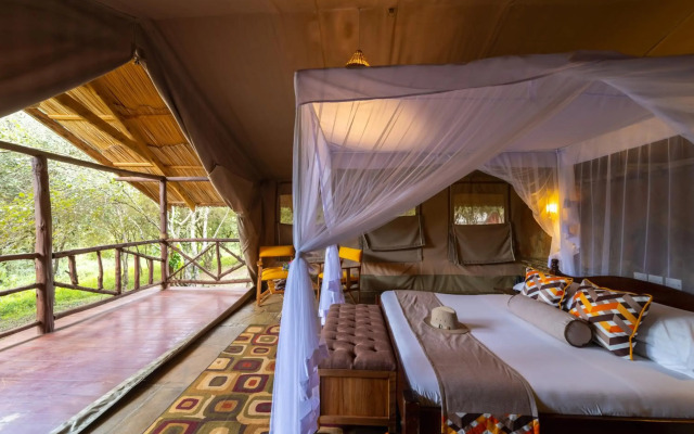 Sentrim Mara Game Lodge