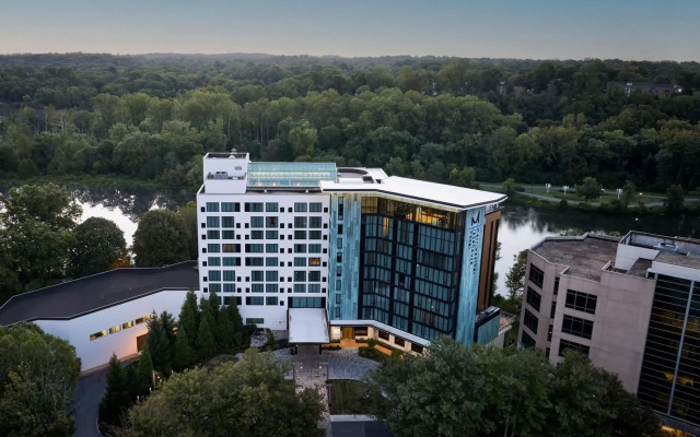 Merriweather Lakehouse, Autograph Collection