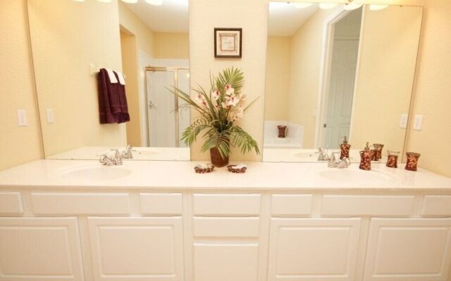 7-301 3 Bedroom Condo by RedAwning