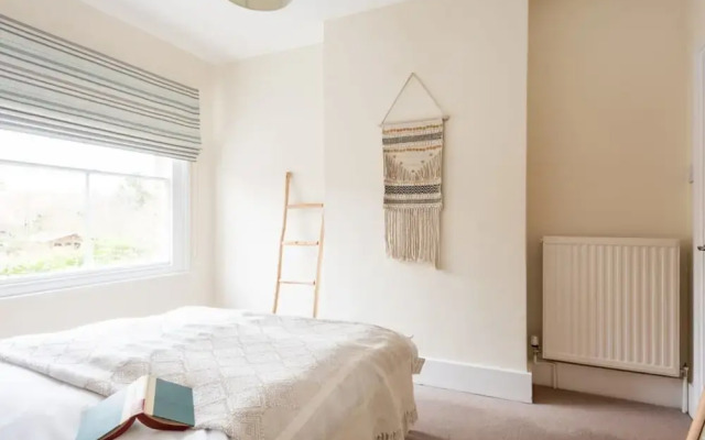 Canary Way - Four Bed Home in Summertown